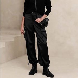 NWT Silk Banana Republic dress pants 8 black Vintage parachute style